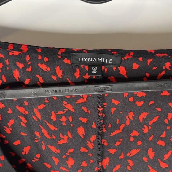 Dynamite Crop Top Blouse Side Zipper Long Sleeve Black Red Size S/P - Picture 3 of 8